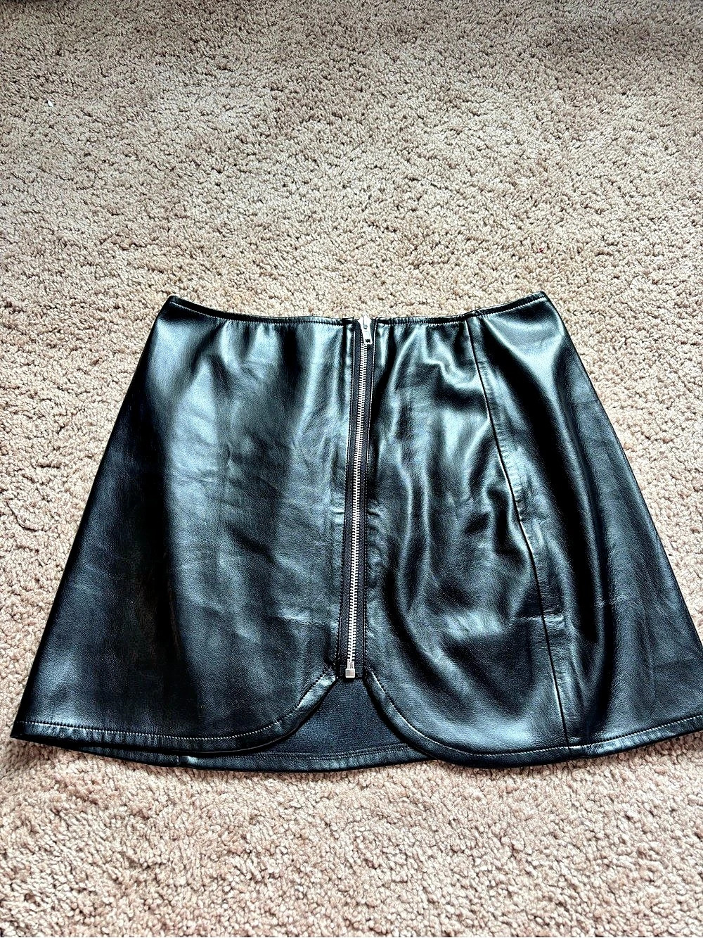 Lulus Mini Skirt in Black Size Medium Like New